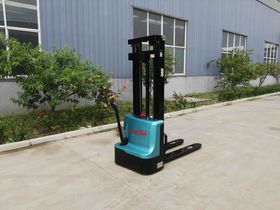 装卸搬运 现代物流链中的关键环节与未来展望